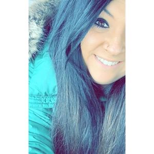 Meet your Posher, Danielle